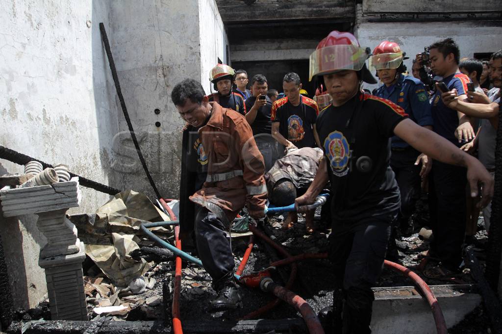 Pasutri tewas terbakar...