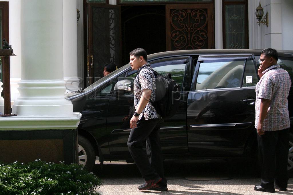 KPK geledah rumah mewah...