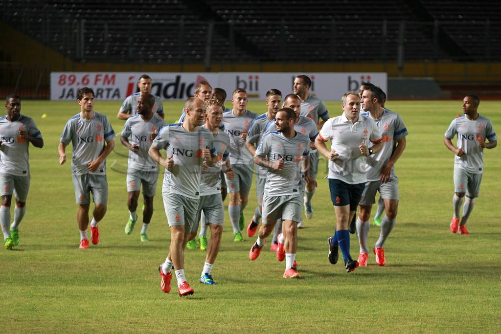 De Oranje latihan di...
