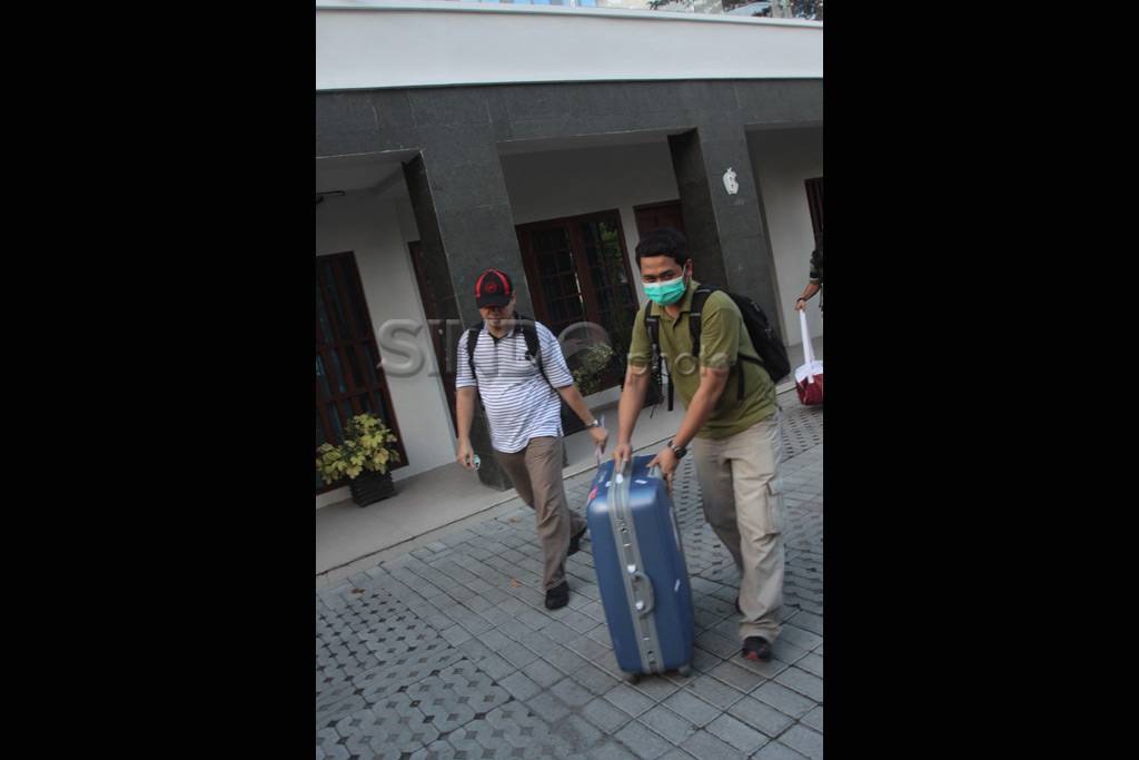 KPK bawa satu koper...