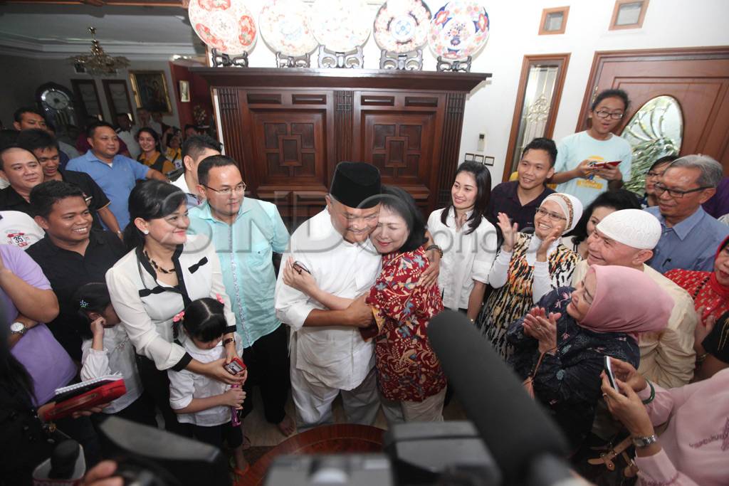 Warga Palembang memilih...