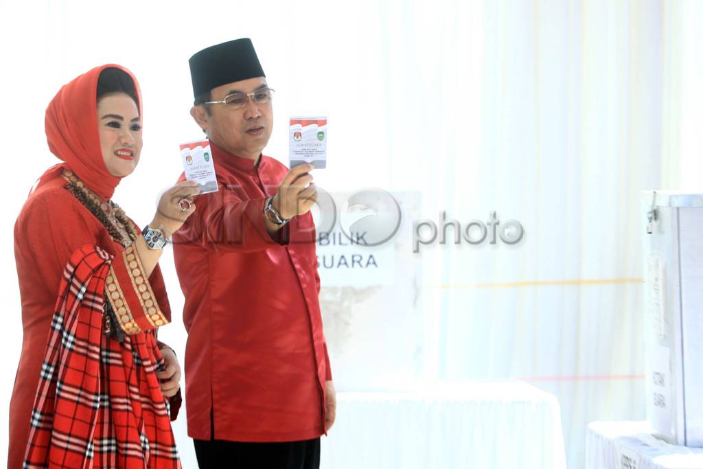 Warga Palembang memilih...