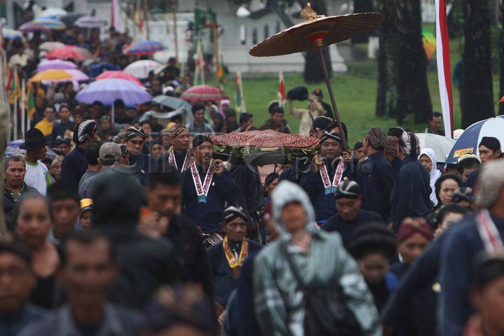 Upacara labuhan Parangkusumo