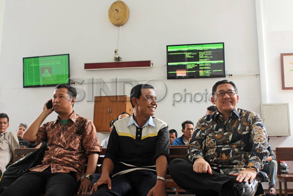 Anas bersaksi untuk...