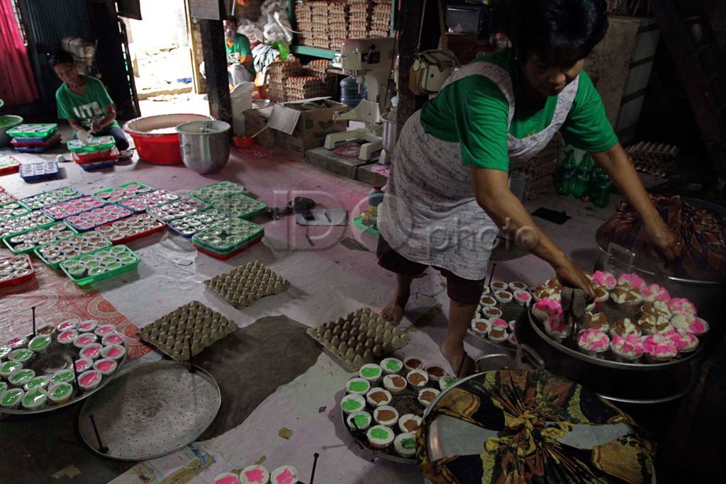 Lezatnya kue bolu khas...