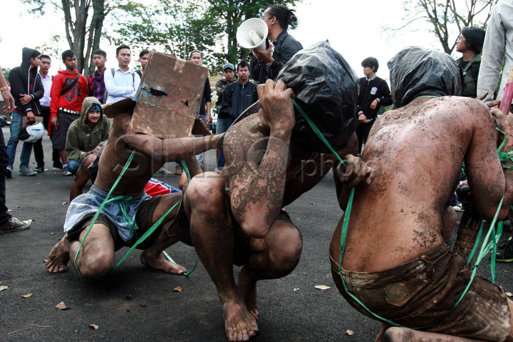 Manusia lumpur demo...