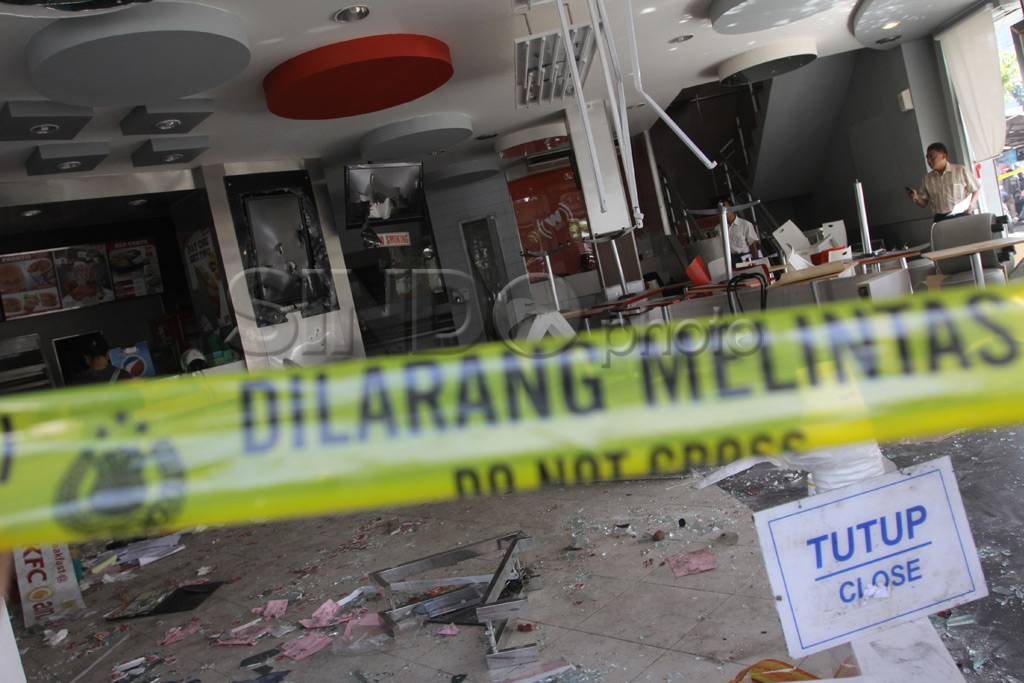 Rusak KFC, Polisi tetapkan...