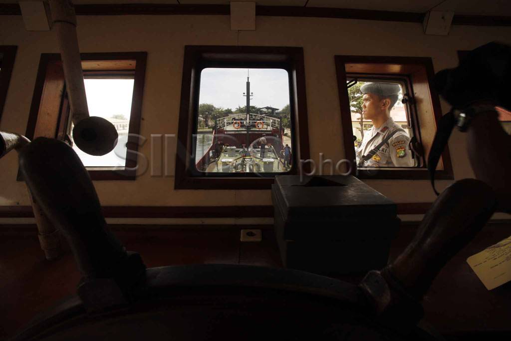 Kapal tanker isi BBM...