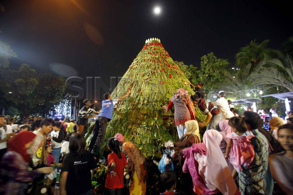 Jutaan warga saksikan...