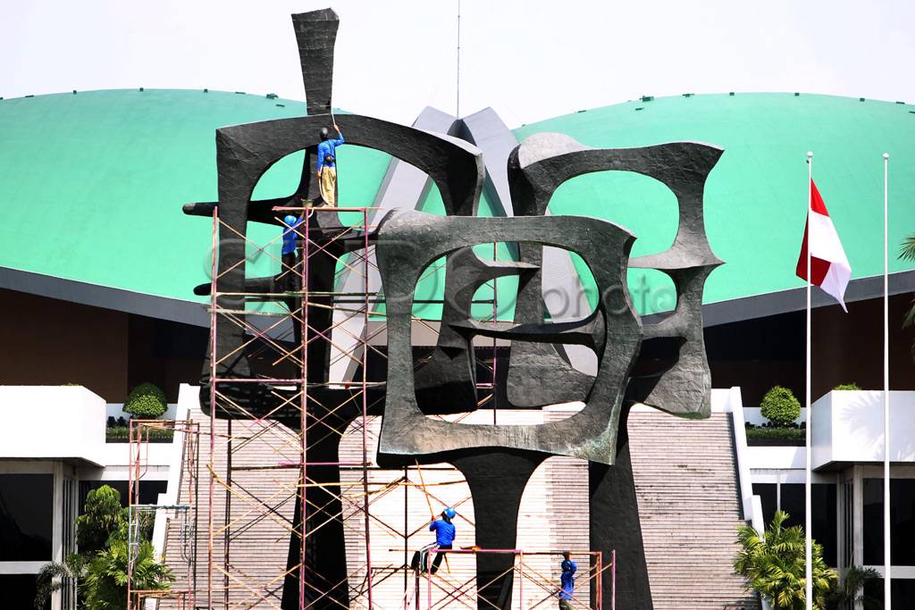 Perawaran tugu DPR