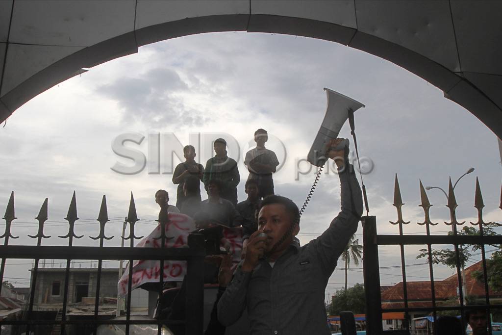 Hatta Rajasa disambut...