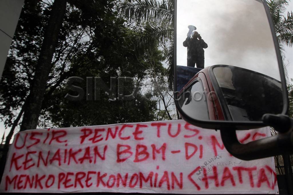 Hatta Rajasa disambut...
