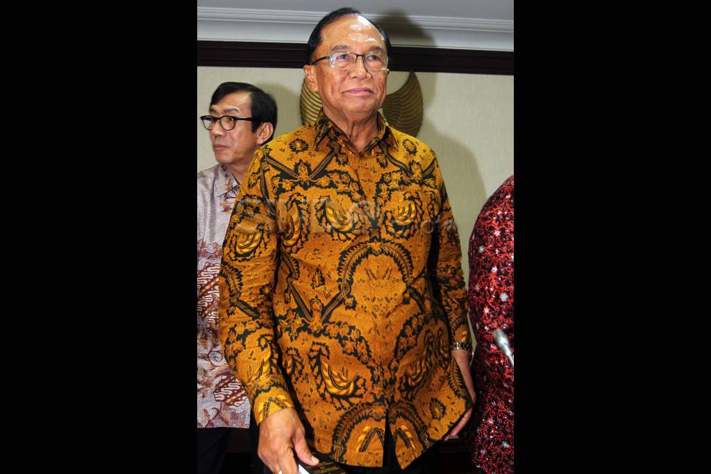 Mega tunjuk Sidharto...