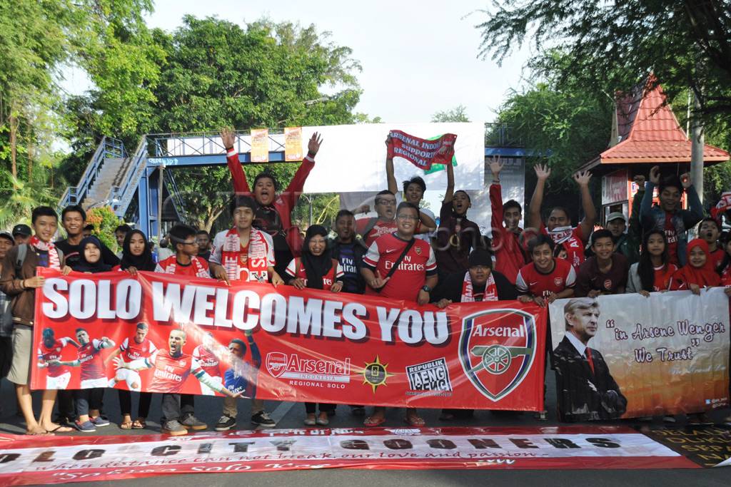 Fans Arsenal Solo gelar...