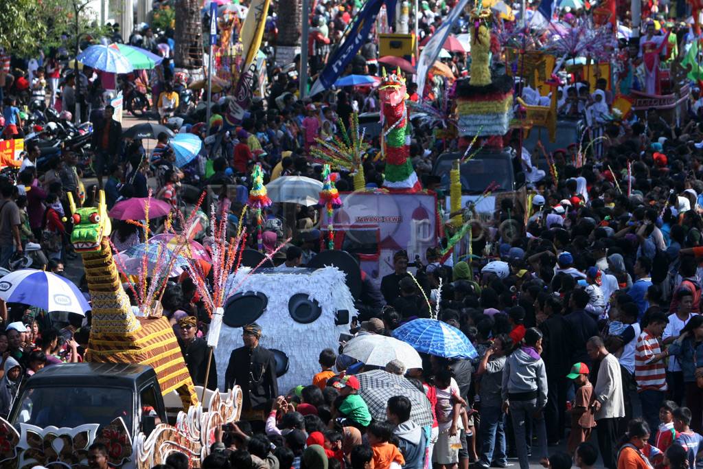 Kirab dugderan sambut...