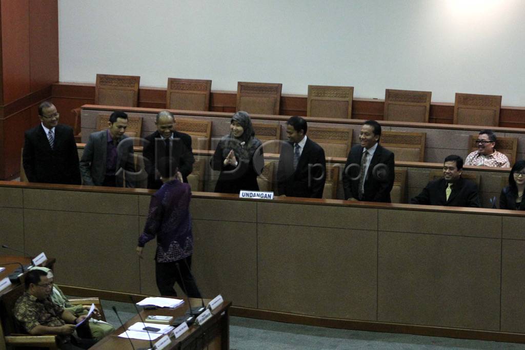 DPR kenalkan anggota...