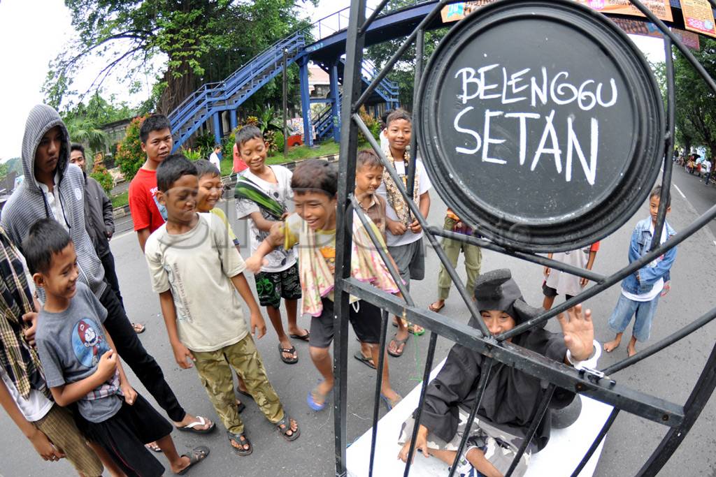 Belenggu Setan