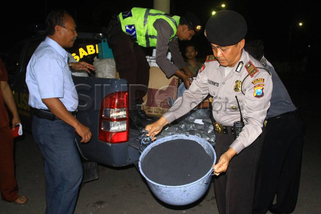 Polisi grebek home industri...