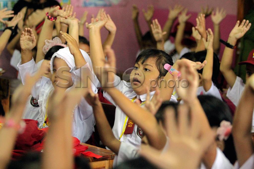 Hari pertama sekolah,...
