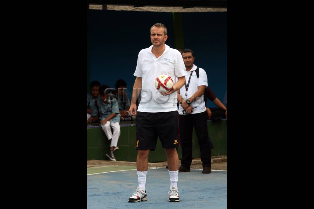 Aksi Dietmar Hamann...
