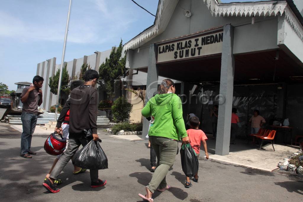 Keluarga berkunjung...