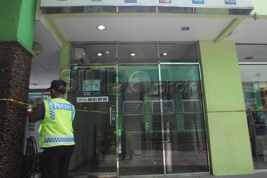 Dua mesin ATM Bank BCA...