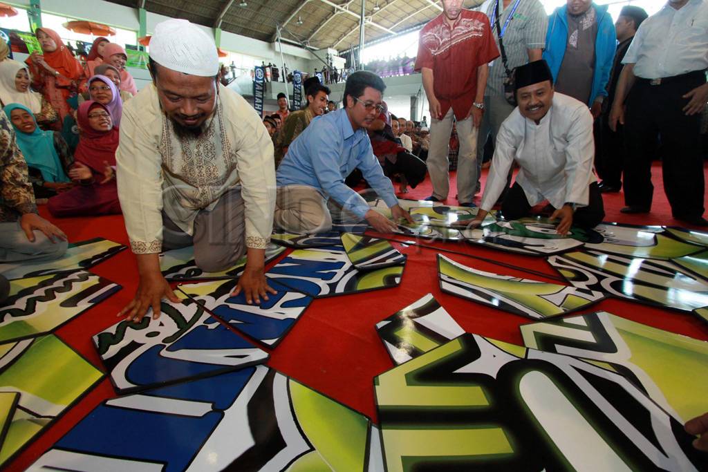 THR untuk 2500 Guru...
