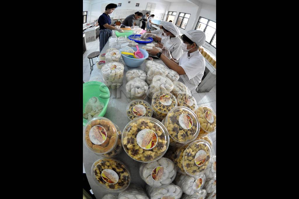 Siswa SMK belajar membuat...
