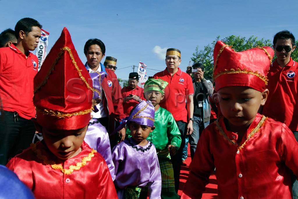 Hary Tanoesoedibjo temui...