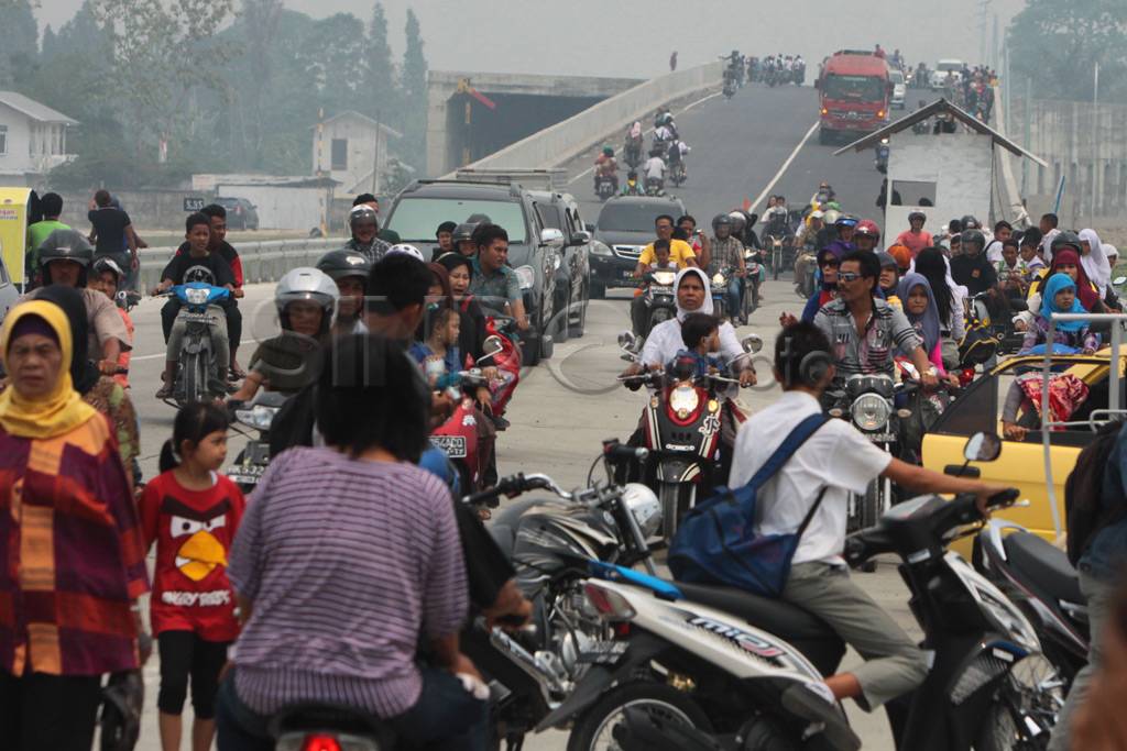 Hari pertama beroperasi,...