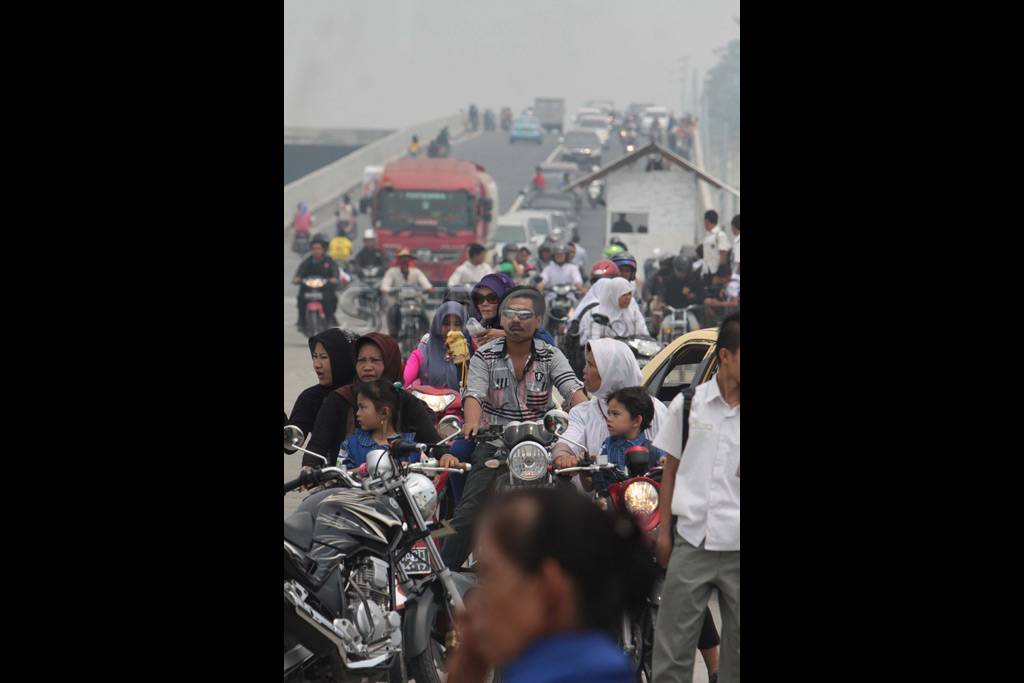 Hari pertama beroperasi,...