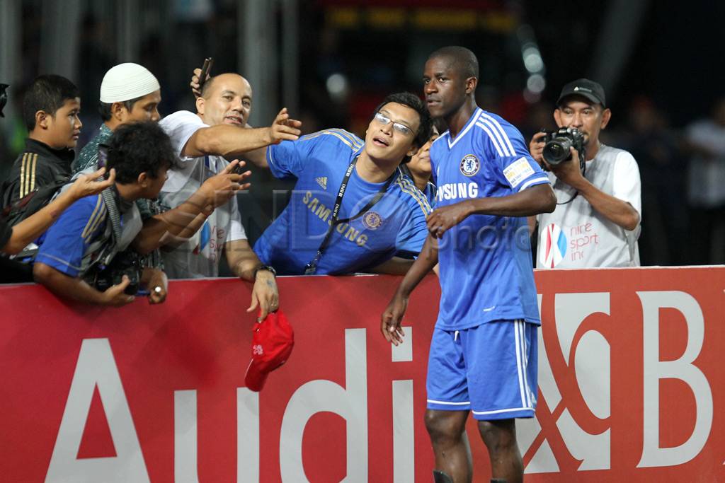 Chelsea menang telak...