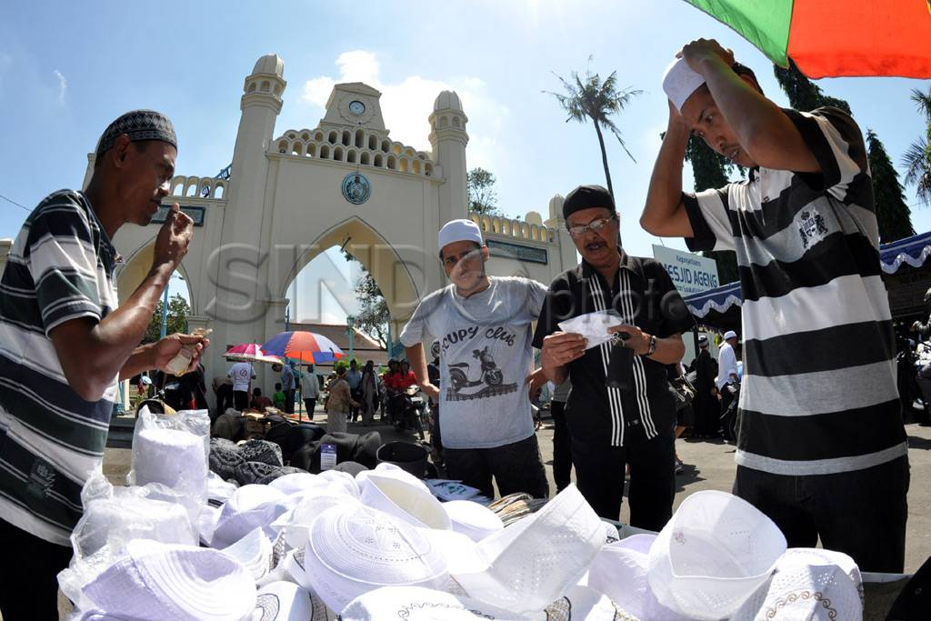 Peci murah dipelataran...