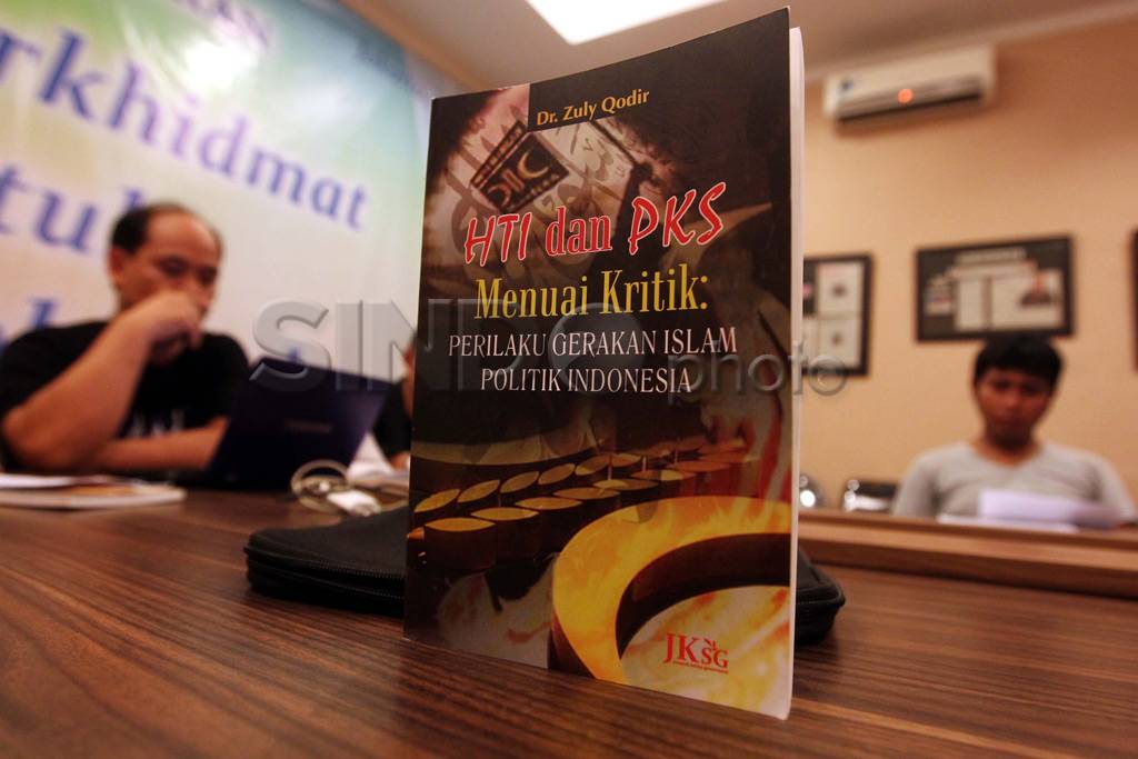 Bedah buku HTI dan PKS...