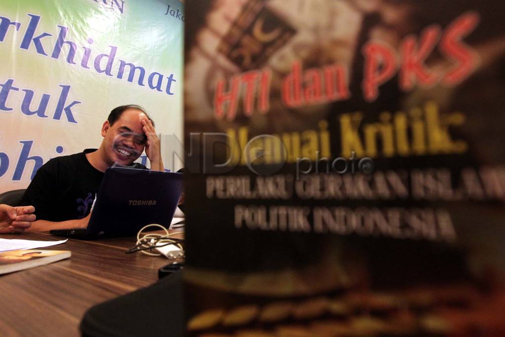 Bedah buku HTI dan PKS...