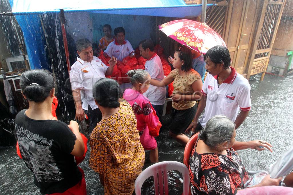Hujan dan Banjir, warga...