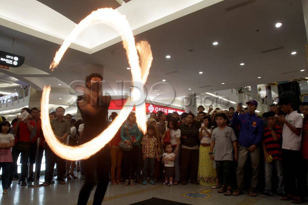 Pusat perbelanjaan di...