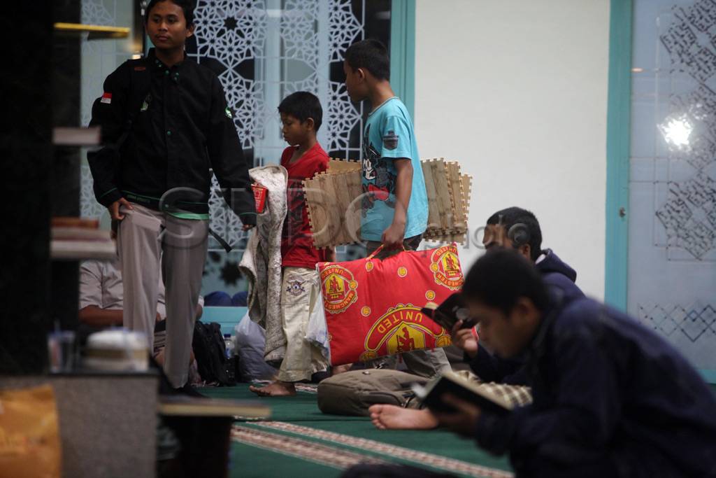 Berusaha raih malam...