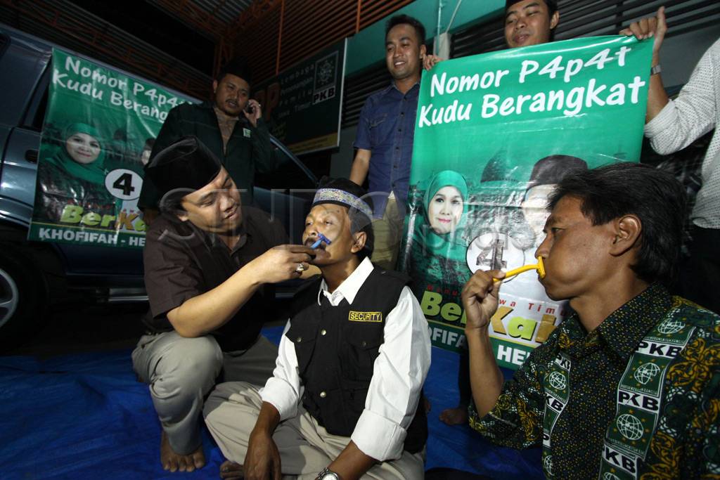 Menangkan gugatan, pendukung...