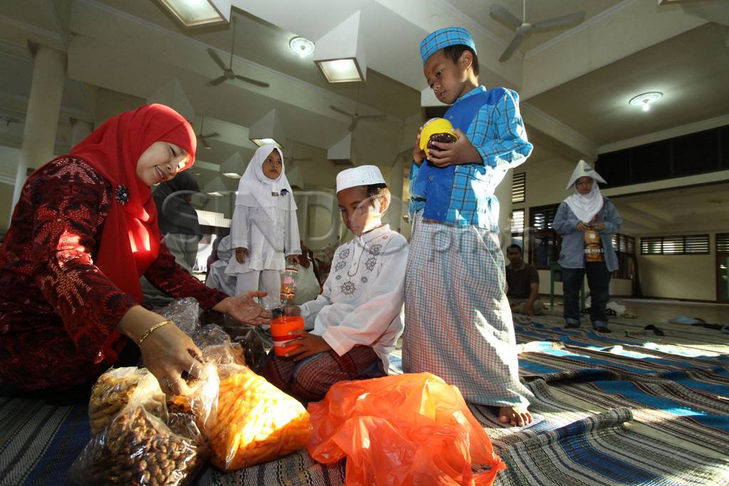 Manfaatkan barang bekas,...