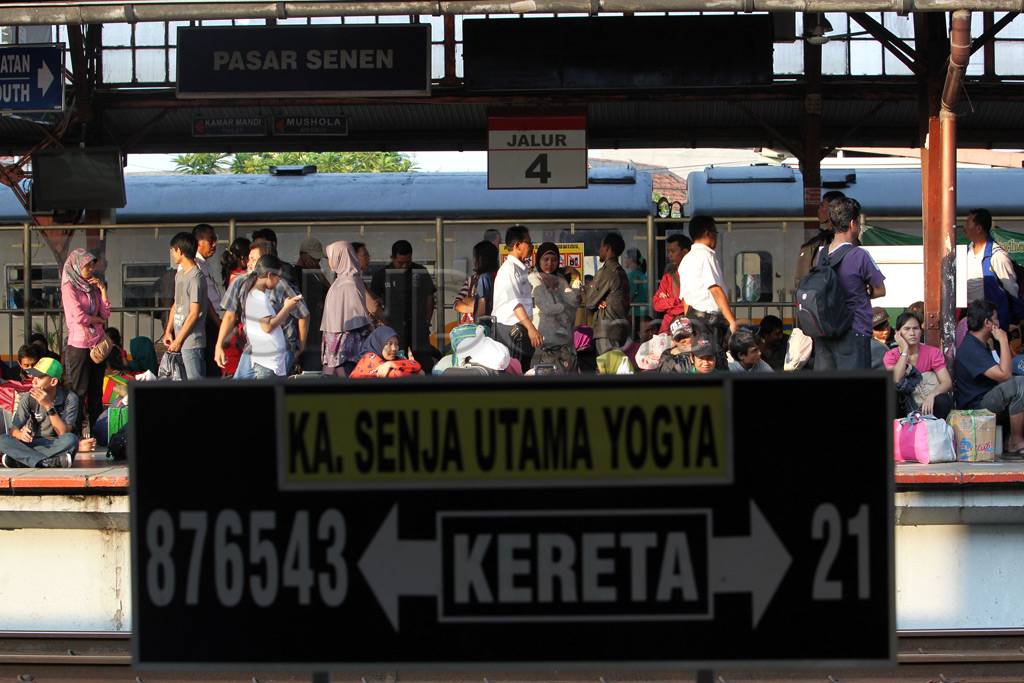 Stasiun Senen makin...