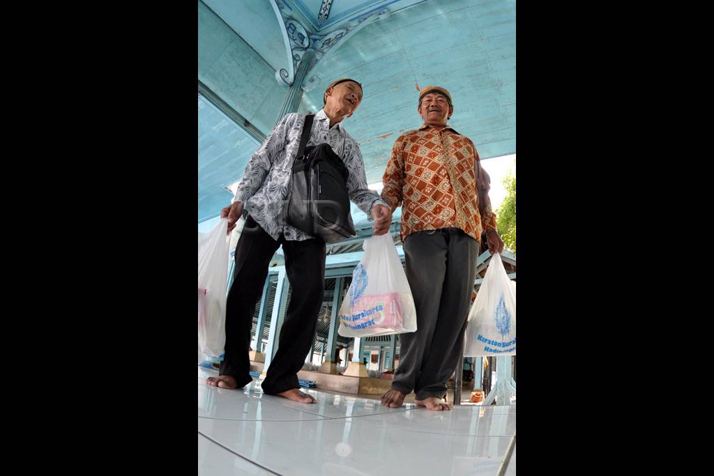 Abdi dalem keraton Surakarta...