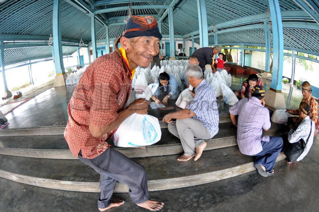 Abdi dalem keraton Surakarta...