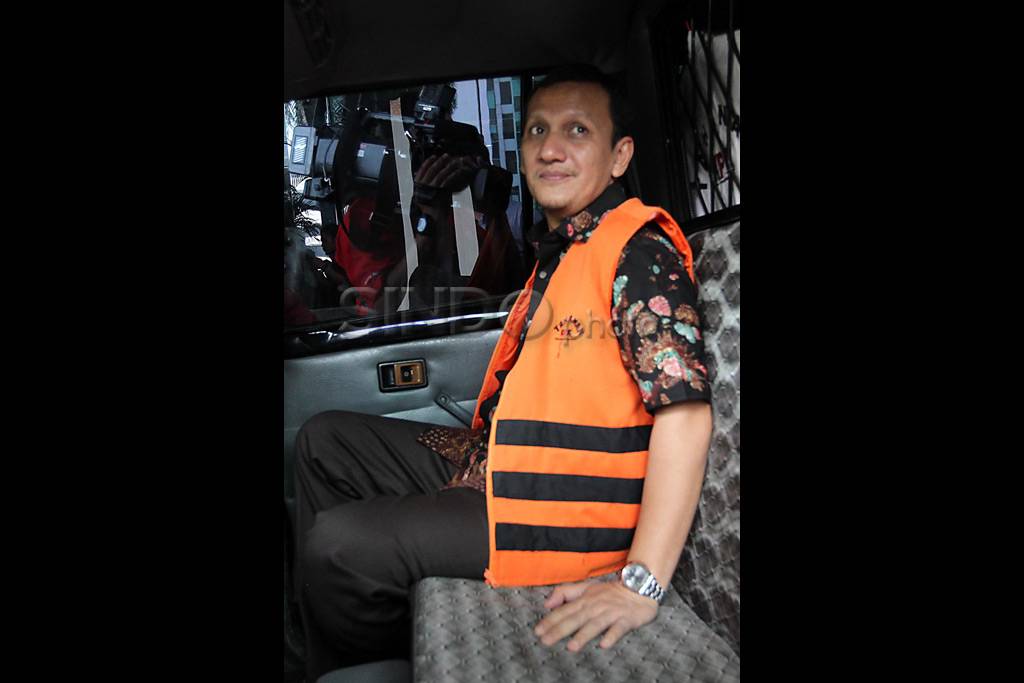 Hari pertama kerja,...