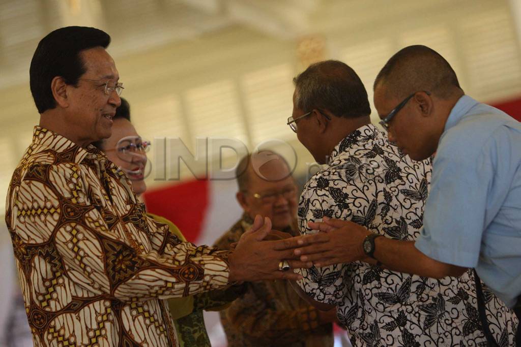 Sultan Hamengku Buwono...
