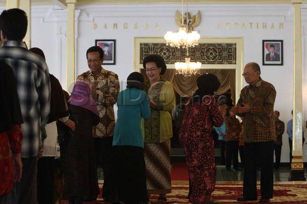 Sultan Hamengku Buwono...