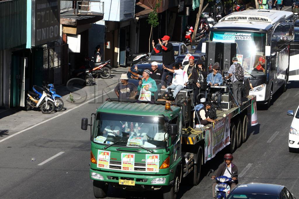 Pawai bersama cagub...
