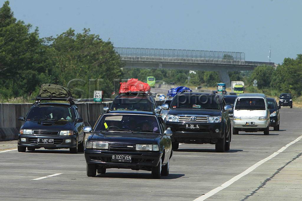 Arus balik di tol Pejagan...