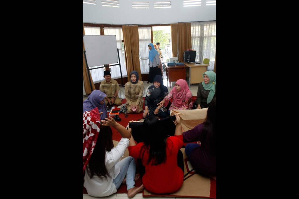 Tujuh wanita asal Cianjur...