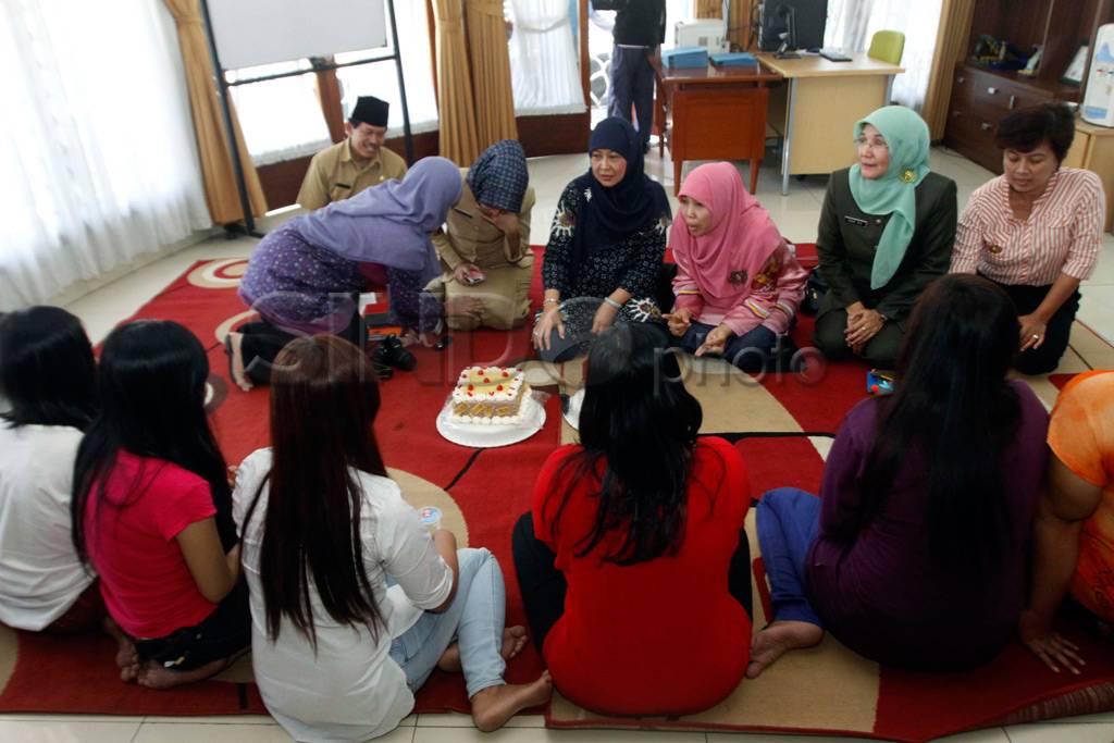 Tujuh wanita asal Cianjur...